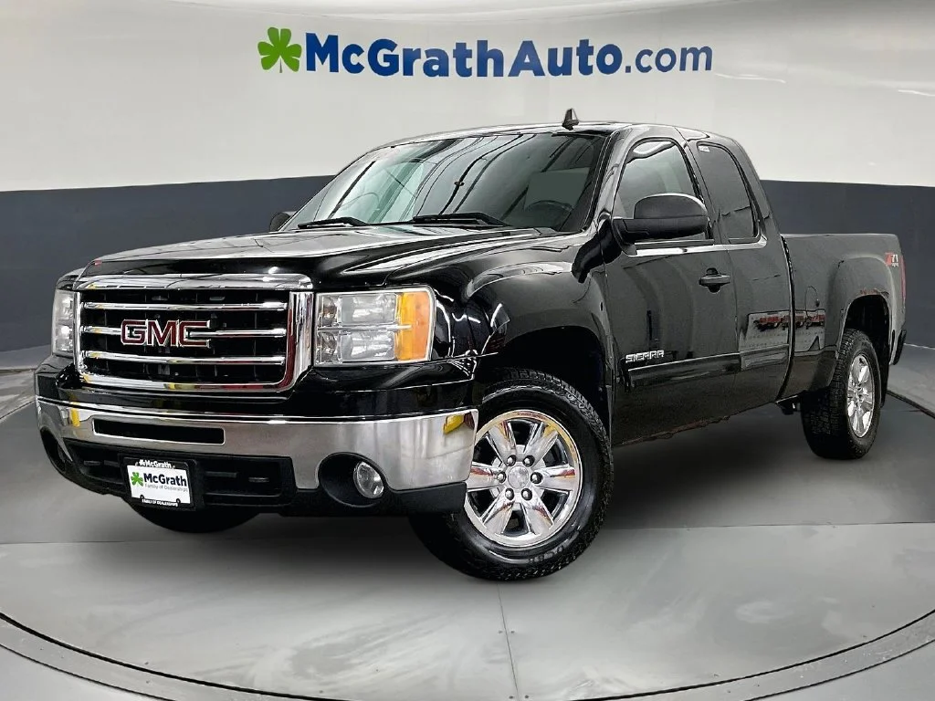 Used 2013 Black GMC SLE image 2