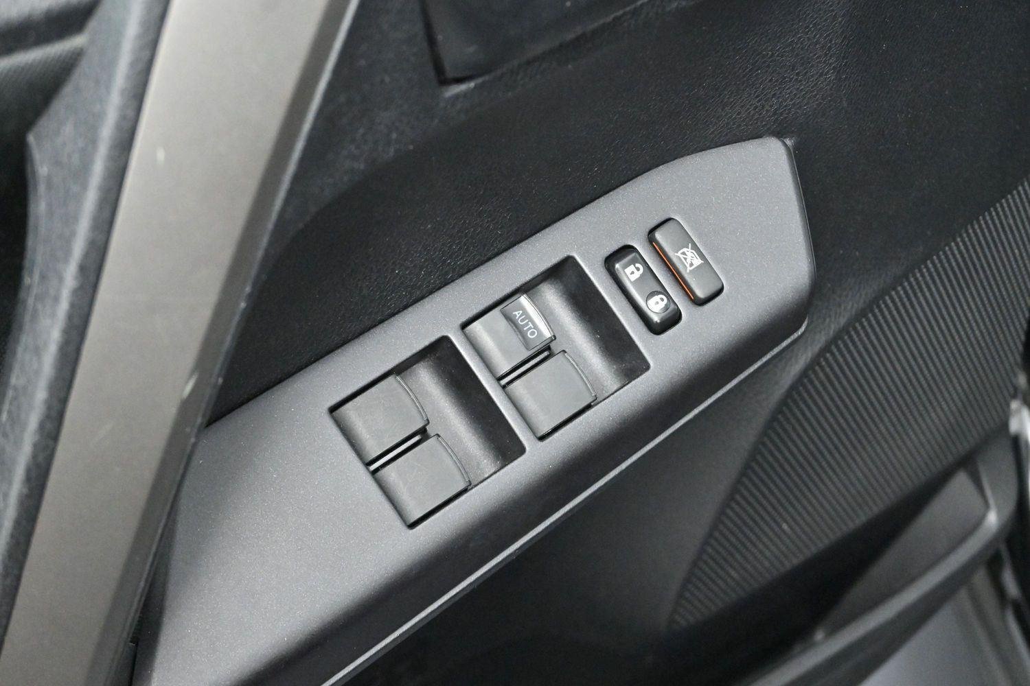 Used 2018 Black Toyota LE image 10