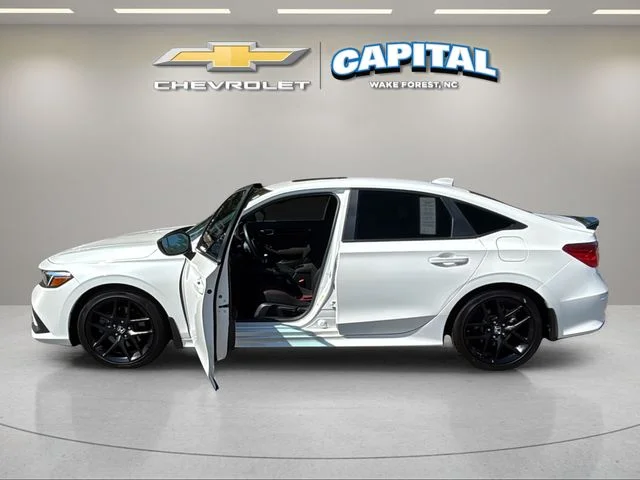 Used 2024  Honda Base image 9