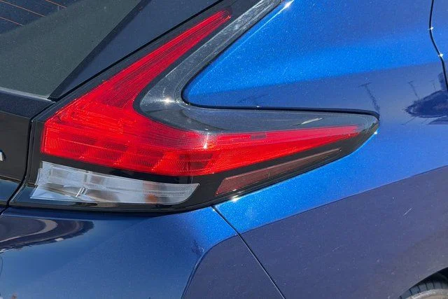 Used 2019 Blue Nissan SV image 5