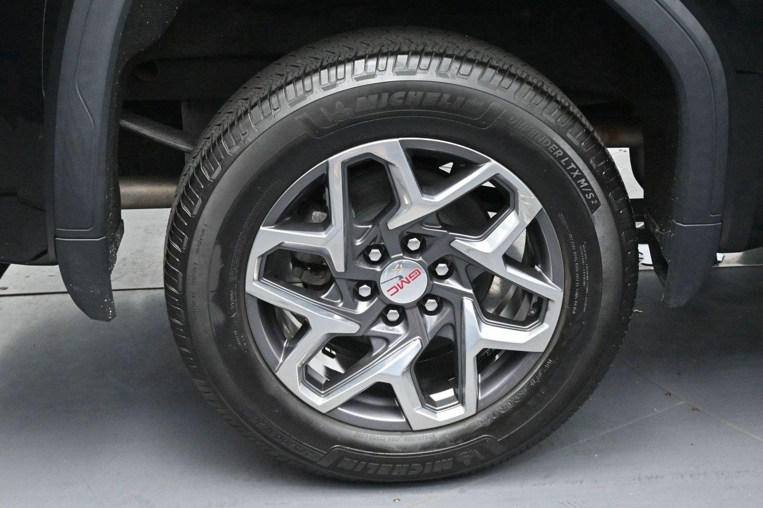 Used 2023 ONYX BLACK GMC SLT image 36