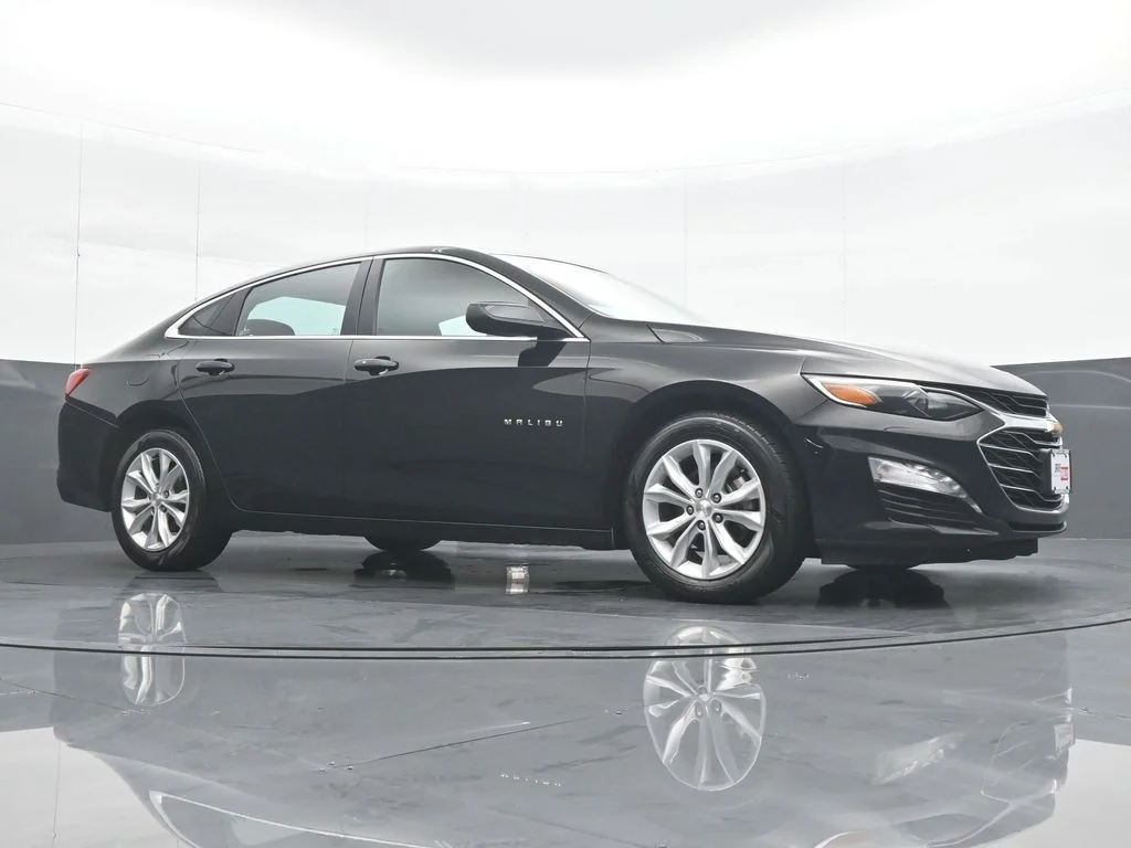 Used 2025 Black Chevrolet LT image 32