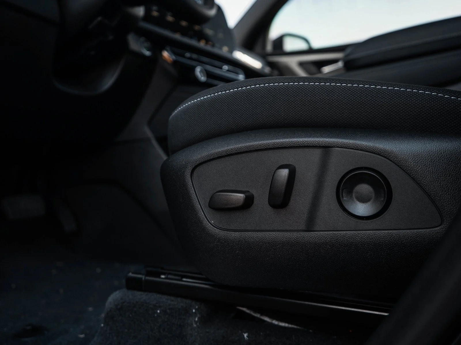New 2026 Mosaic Black Metallic Chevrolet LT image 18