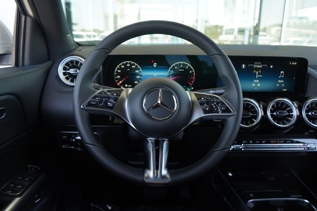 New 2026 Polar White Mercedes-Benz GLA 250 image 15