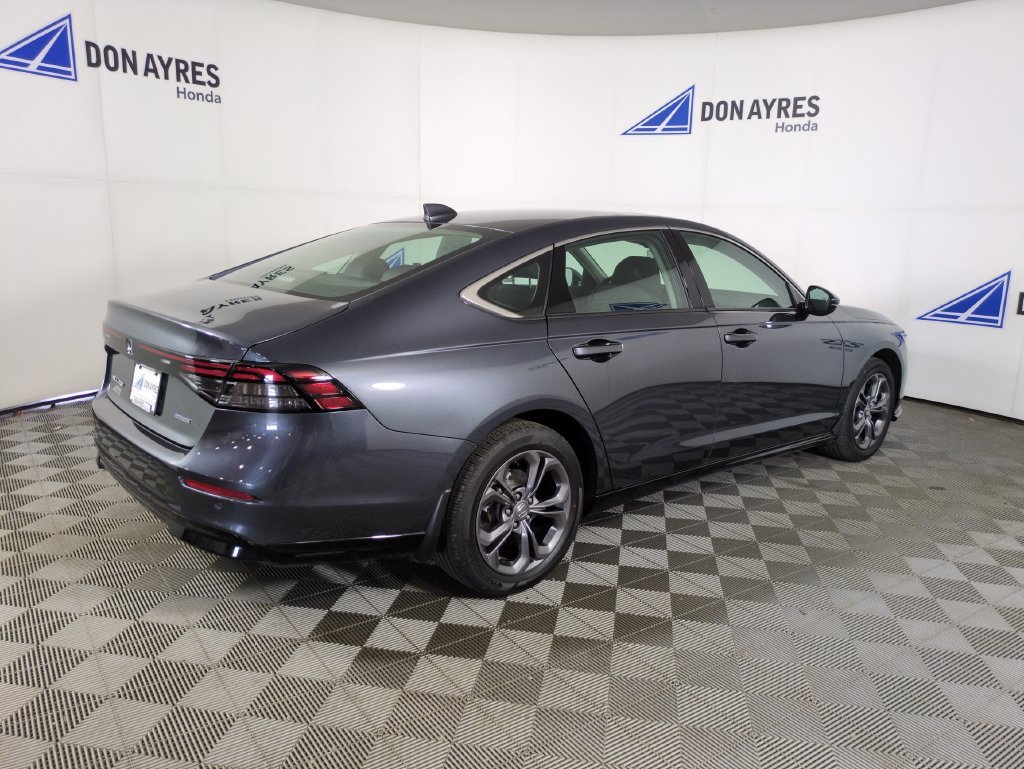 2026 Honda Accord Hybrid EX-L - Photo 9