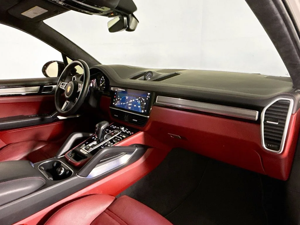 2023 Porsche Cayenne Turbo S E-Hybrid - Photo 17
