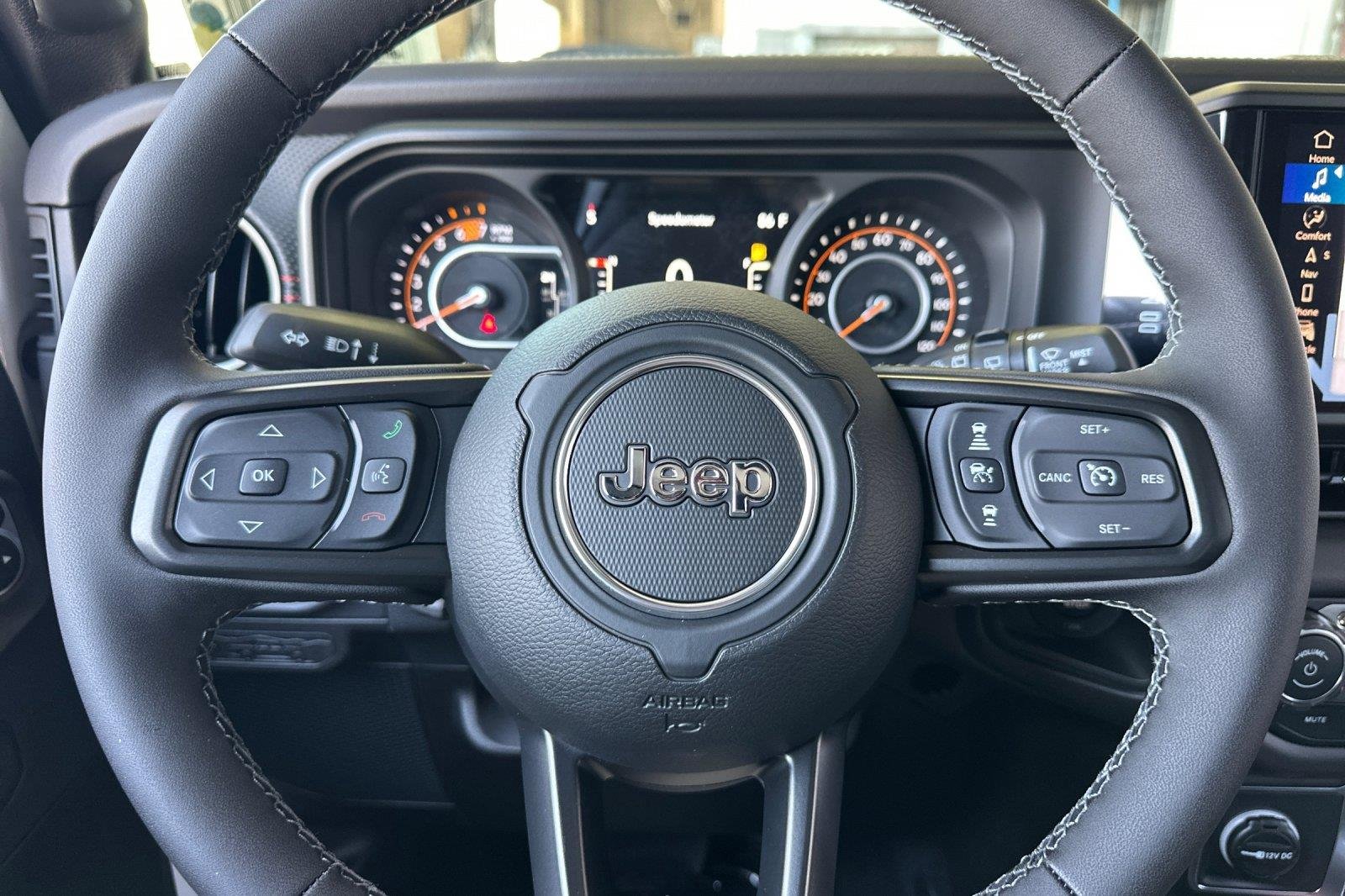 New 2026 Bright White Clearcoat Jeep Rubicon X image 24