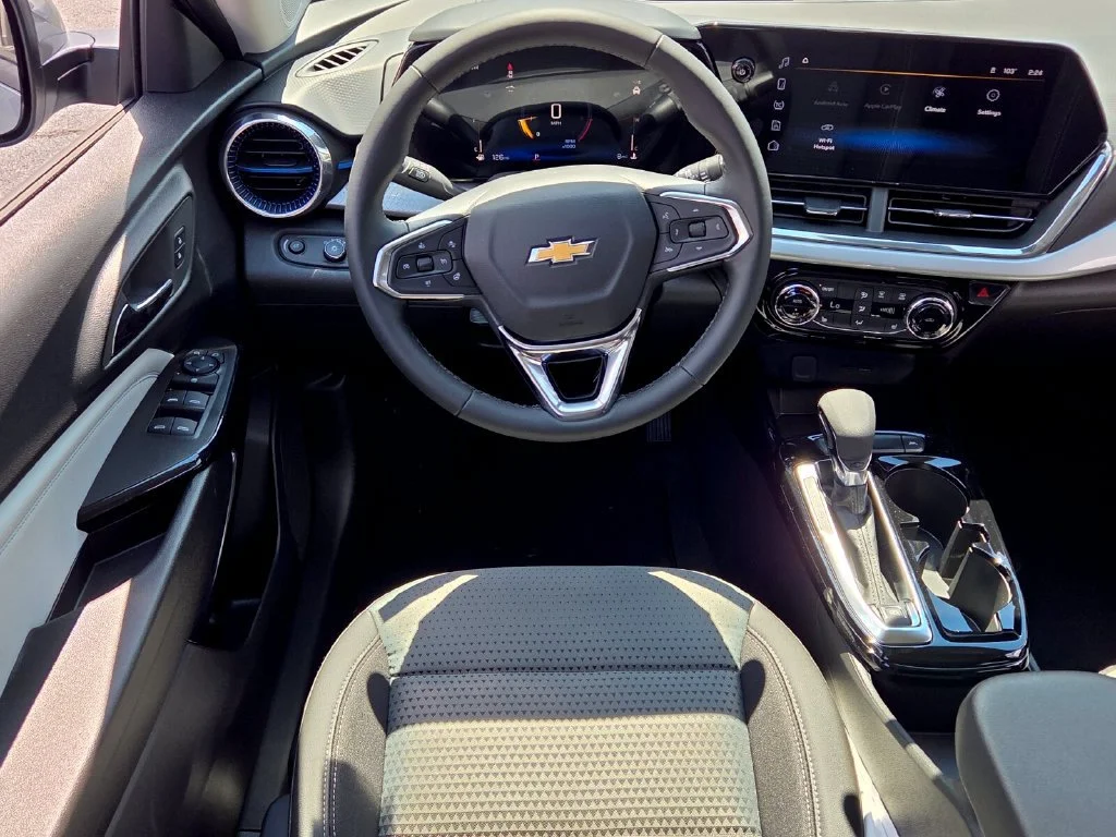 New 2026 Sterling Gray Metallic Chevrolet LT image 31