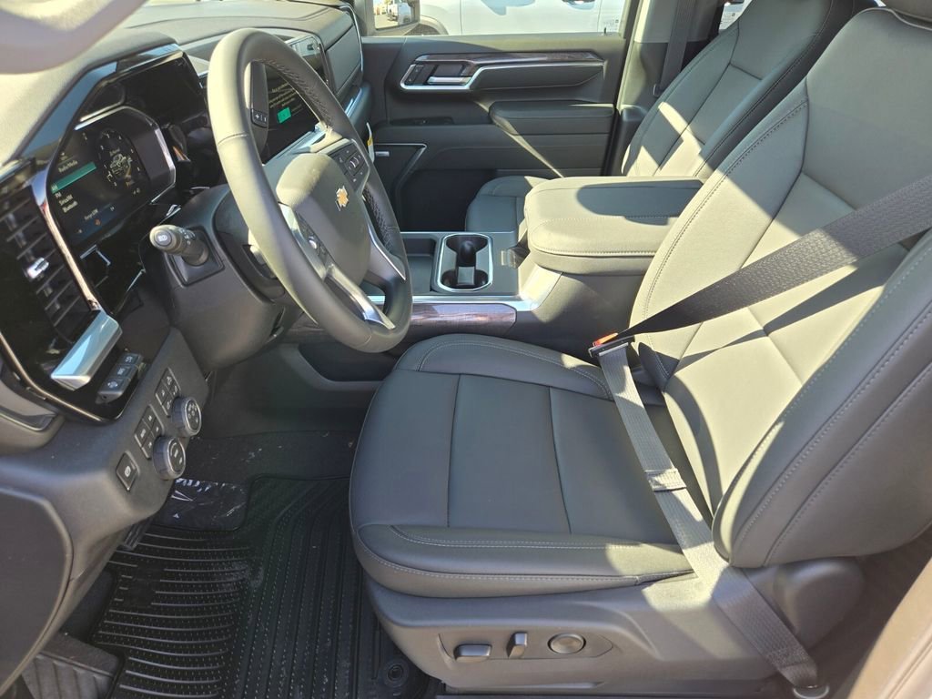 2026 Chevrolet Silverado 3500 HD LTZ - Photo 6