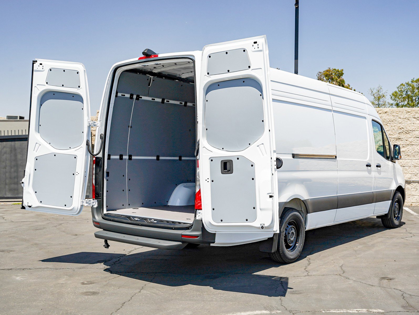New 2026 Arctic White Mercedes-Benz 2500 High Roof I4 Diesel HO 170 Extended RWD image 8