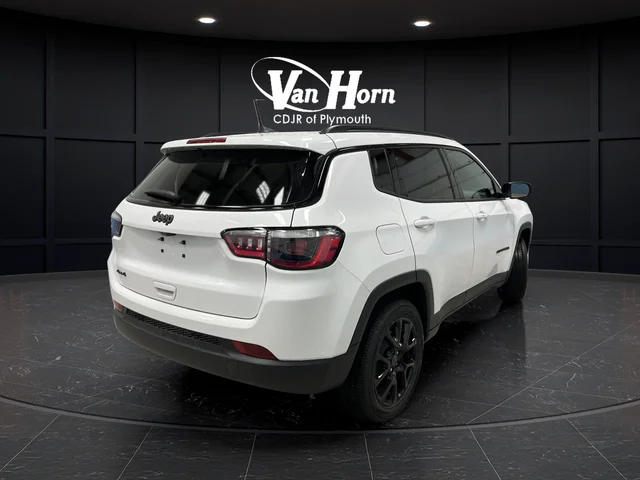 New 2026 Bright White Clearcoat Jeep Latitude image 3
