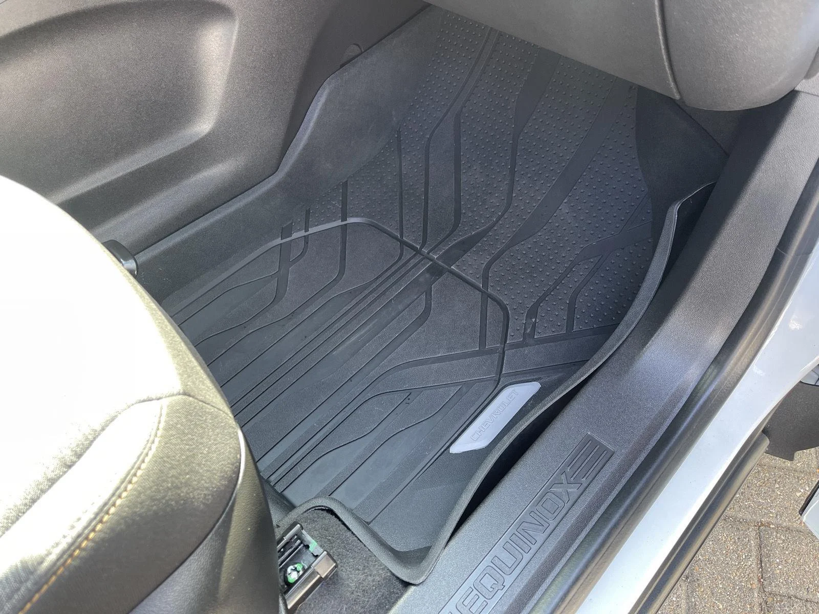 Used 2024 Summit White Chevrolet LT image 33