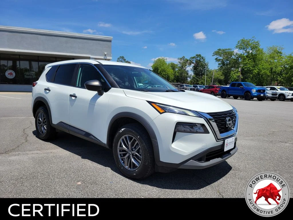 Used 2023 White Nissan S image 9