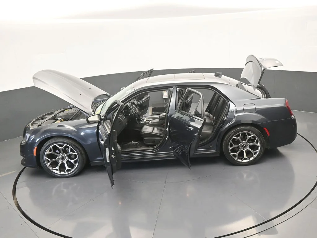 Used 2018 Maximum Steel Metallic Clearcoat Chrysler S image 66