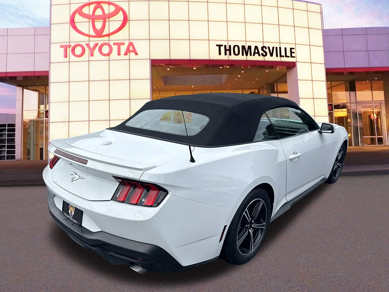Used 2025 Oxford White Ford EcoBoost Premium image 3
