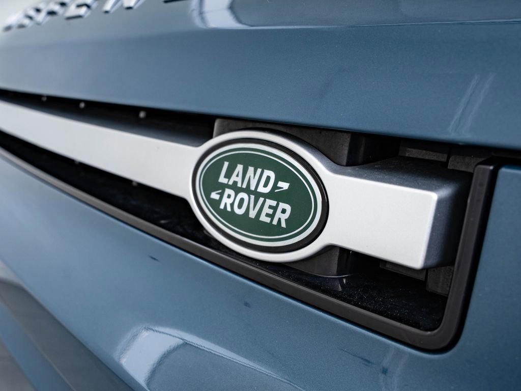 Used 2023 Tasman Blue Metallic Land Rover S image 3