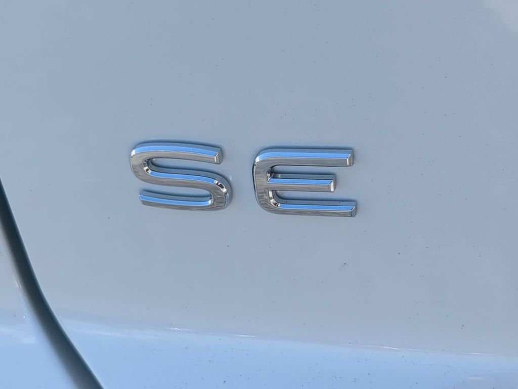 New 2026 White/off-white Volkswagen 2.0T SE w/Technology image 11