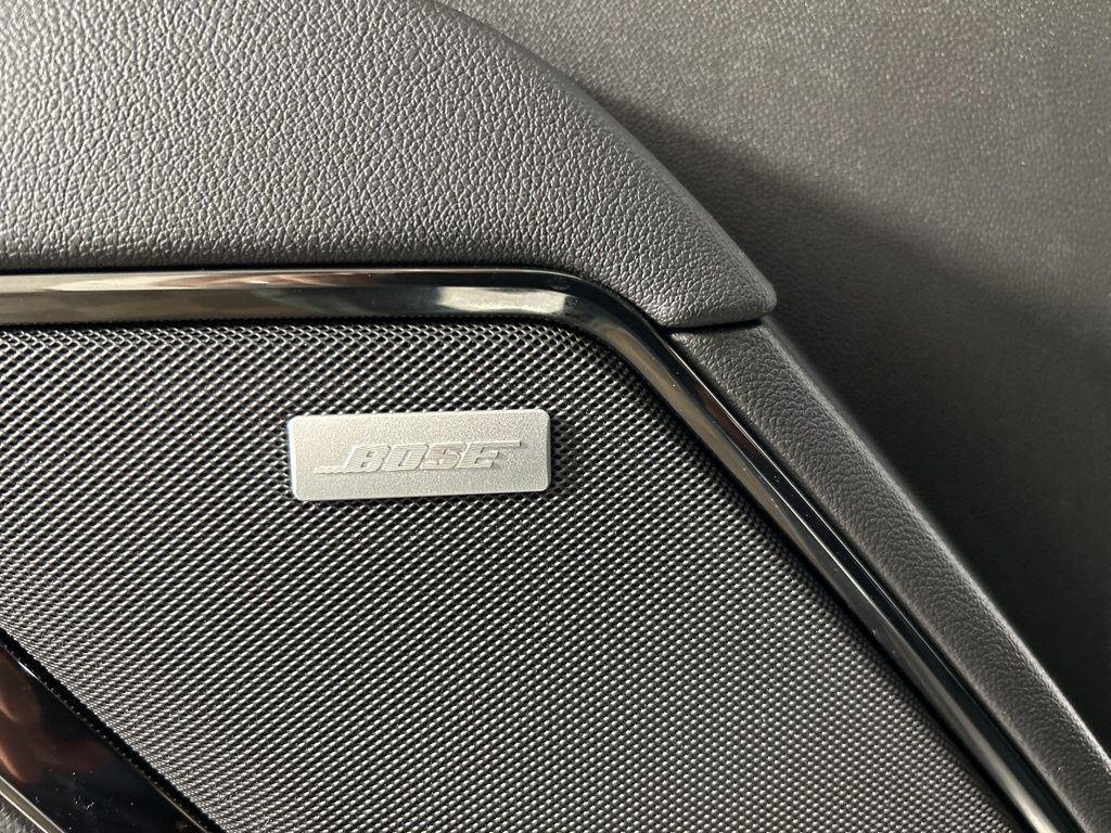 Used 2025 Summit White GMC AT4 image 25