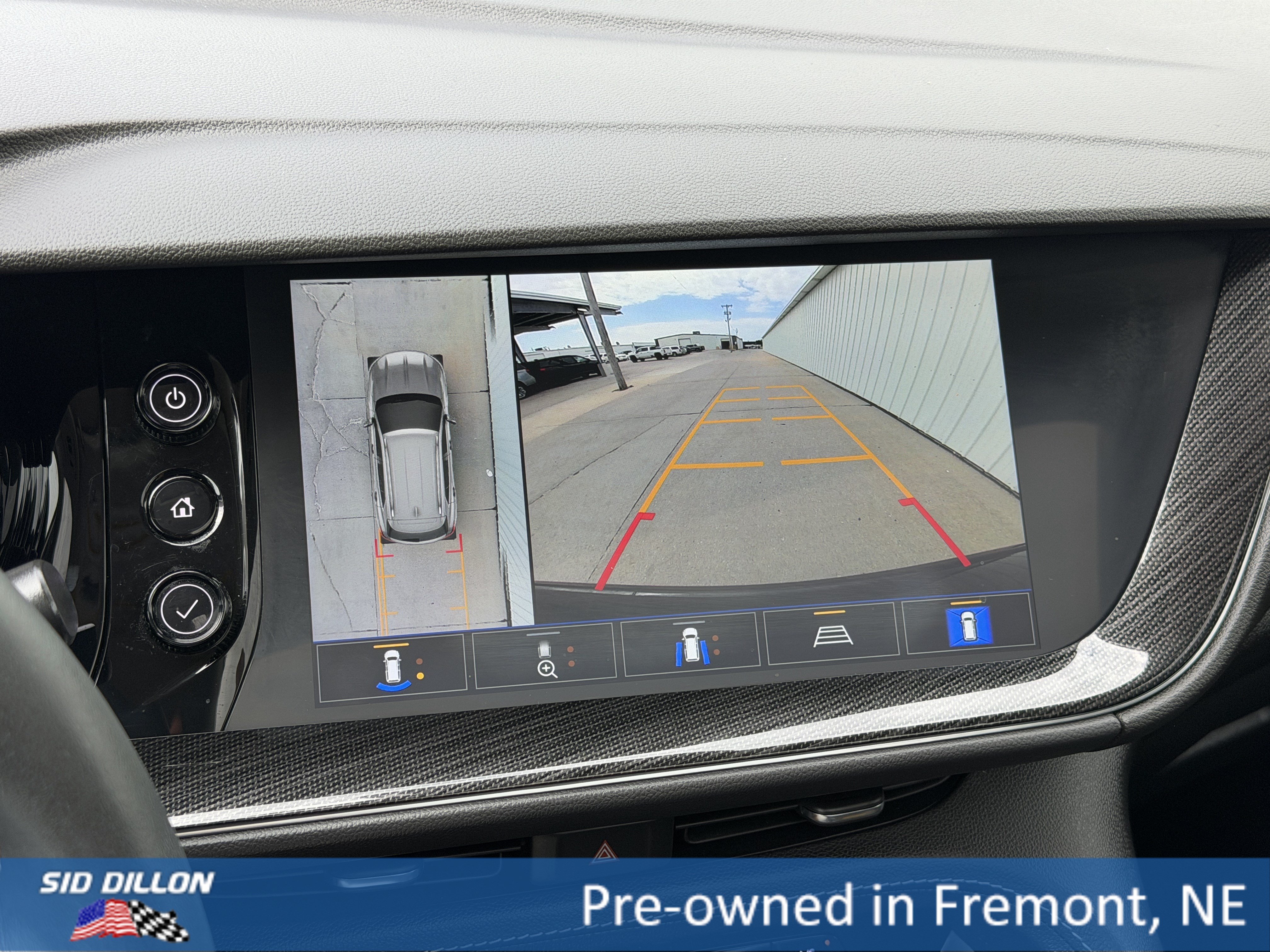 Used 2022 Ebony Twilight Metallic Buick Essence image 10