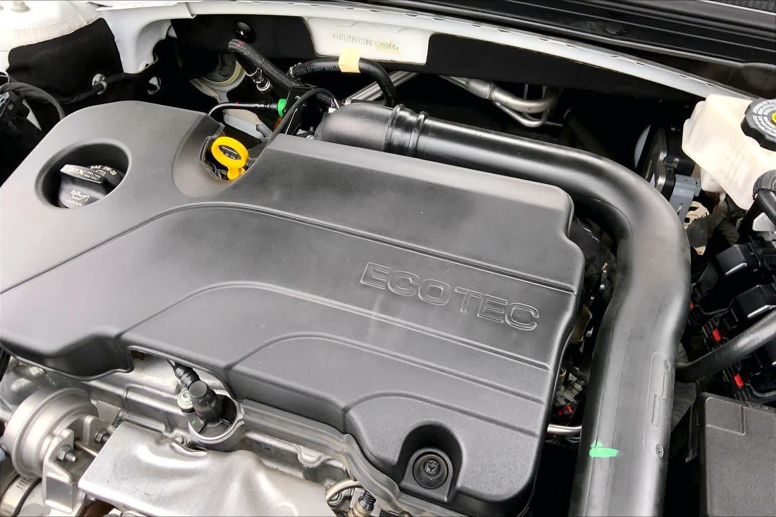 Used 2024 Summit White Chevrolet LT image 32