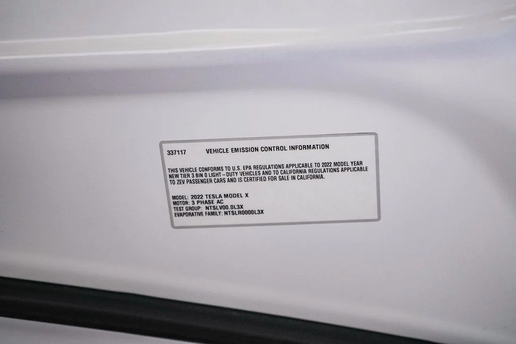 Used 2022 White Tesla Plaid image 25