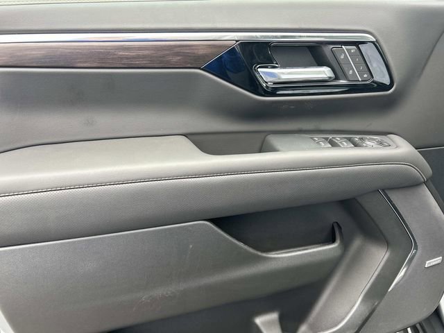 2026 Chevrolet Suburban Premier - Photo 19