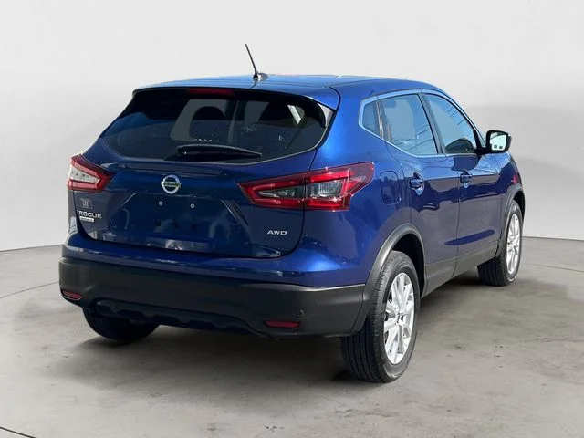Used 2021 Blue Nissan S image 5