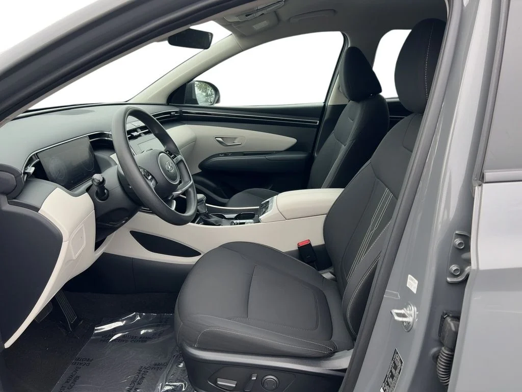 Used 2025 Gray Nissan SV image 6