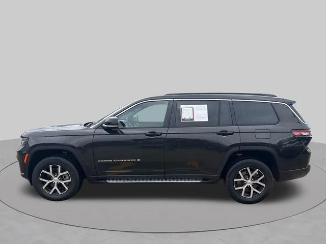 Used 2024 Gray Jeep Limited image 6