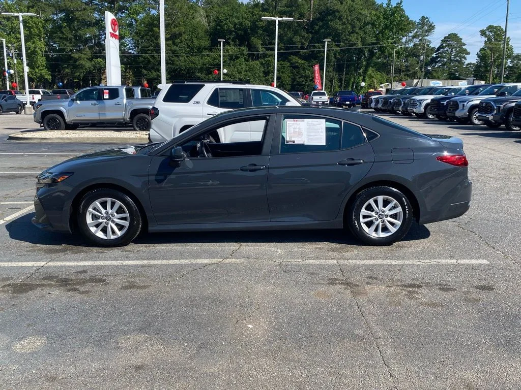 Used 2025  Toyota LE image 4