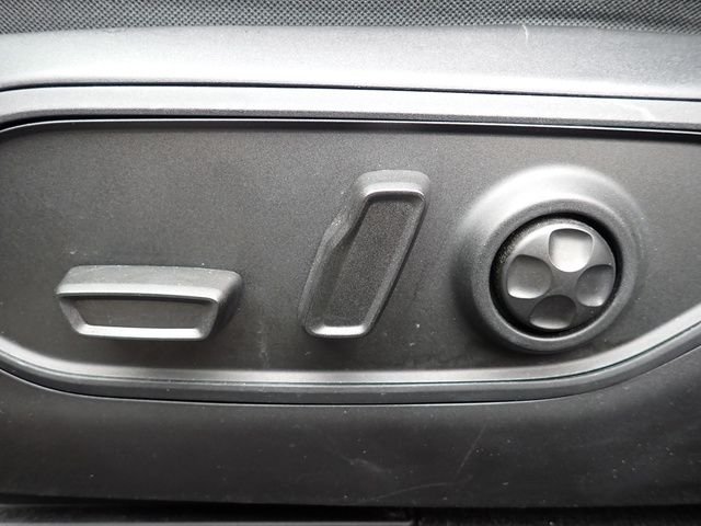 Used 2023 White Jeep Limited image 19
