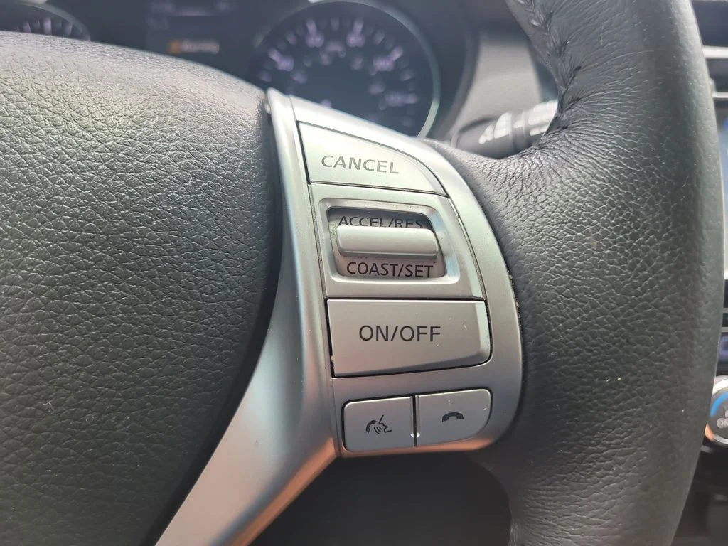Certified Used 2016 Gray Nissan SL image 31