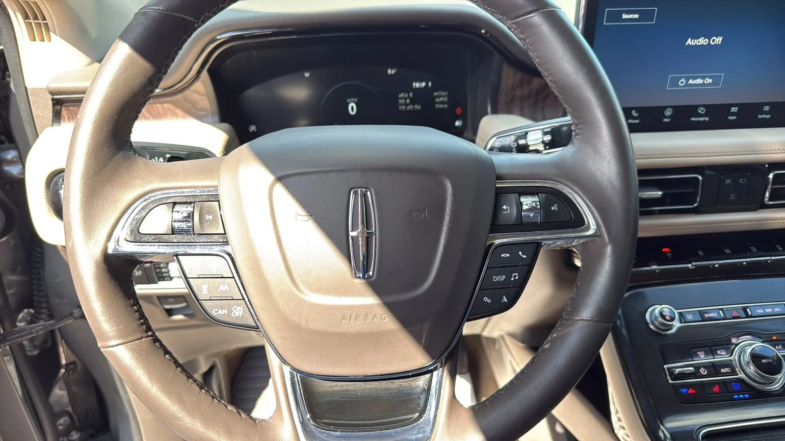 Used 2023 Gray Lincoln Reserve image 14