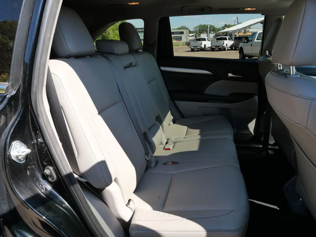 Certified Used 2018 Black Toyota XLE image 14