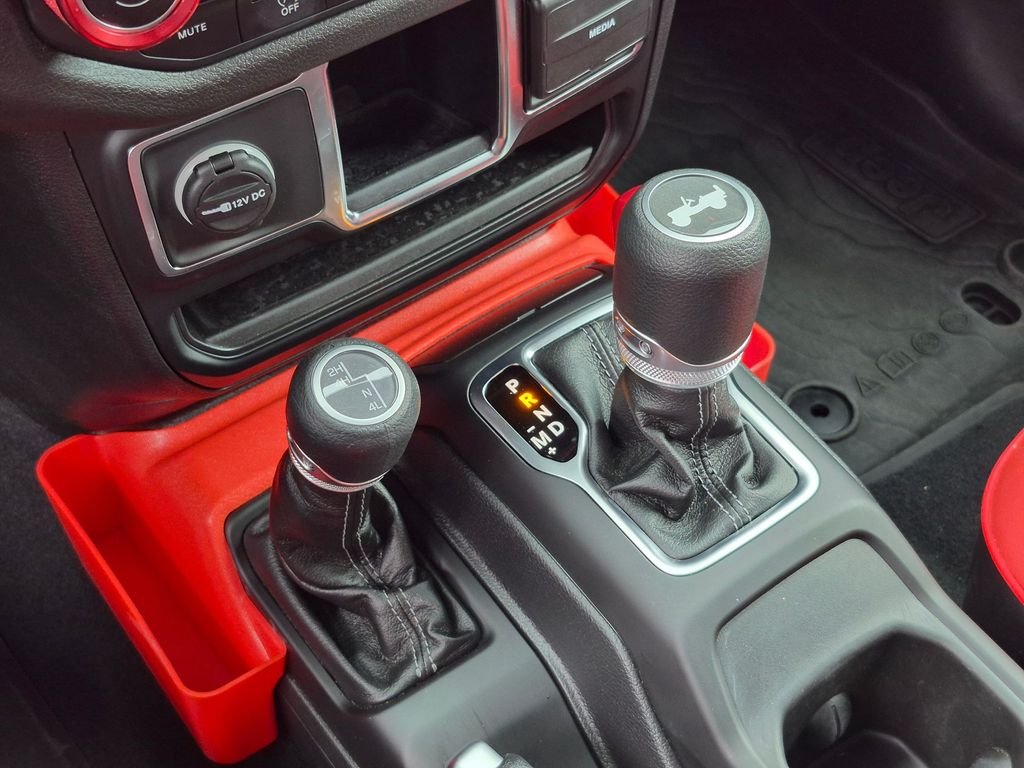 Used 2024 Crystal Metallic Jeep Sport image 16