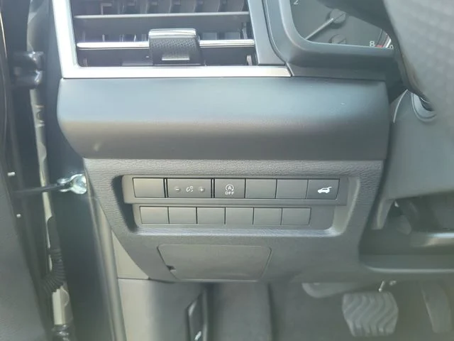 Used 2026 Gray Mitsubishi SE image 25