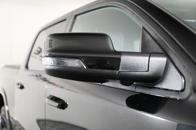 New 2026 Diamond Black Crystal Pearl-Coat Exterior Paint RAM Laramie image 32