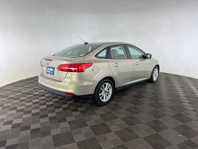 Used 2016  Ford SE image 6