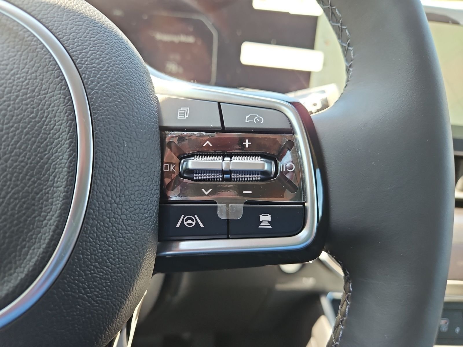 New 2026 Snow White Pearl Kia SX Prestige image 26