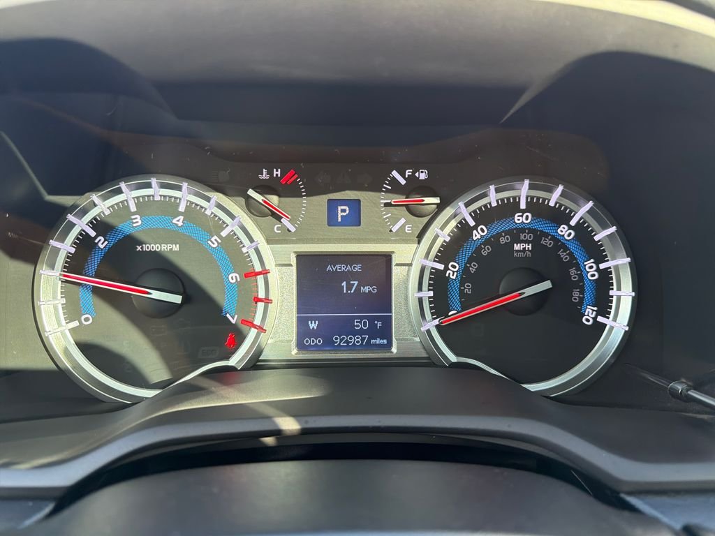 Used 2018 Midnight Black Metallic Toyota SR5 Premium image 16