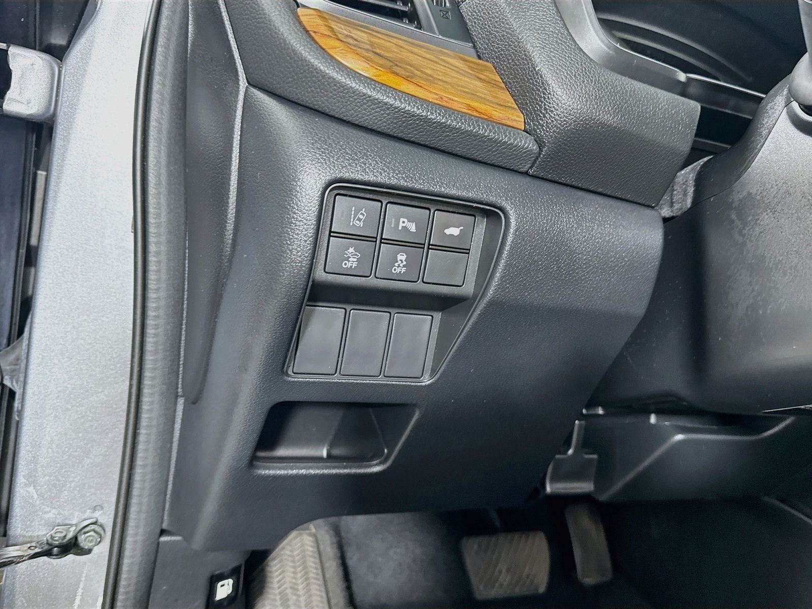Used 2022 Lunar Silver Metallic Honda Touring image 11