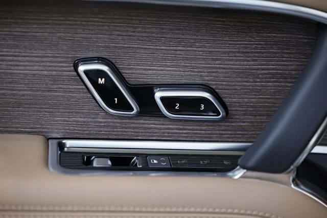 New 2026 Fuji White Land Rover SE 7 Seats image 32