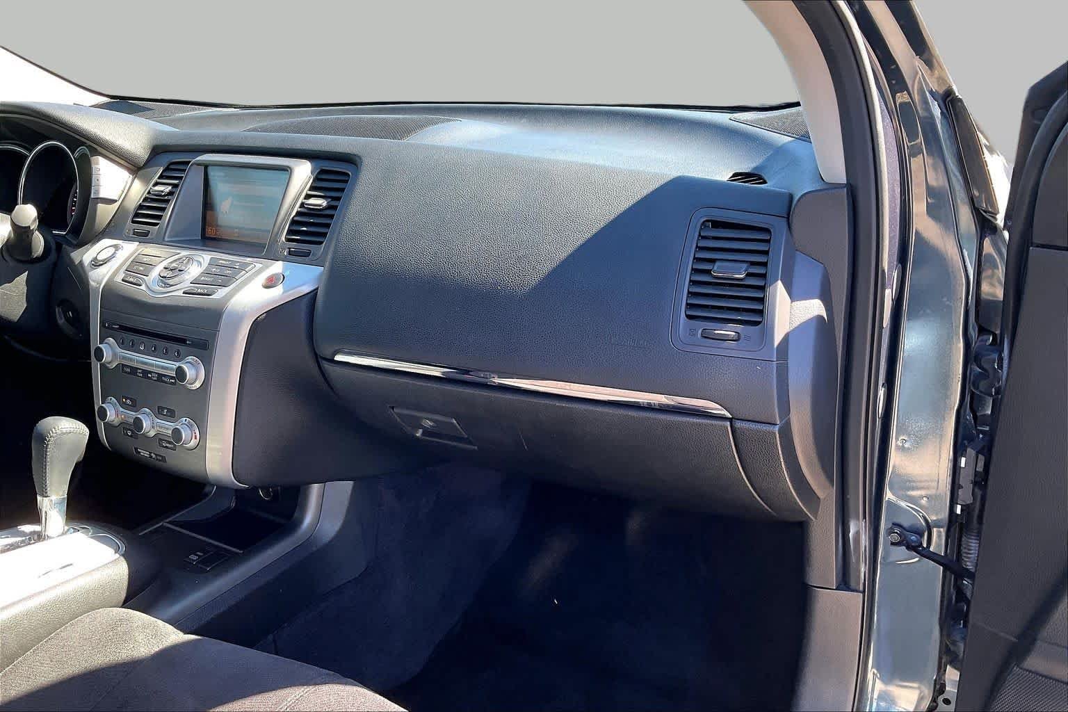 Used 2014 Graphite Blue Metallic Nissan SV image 17