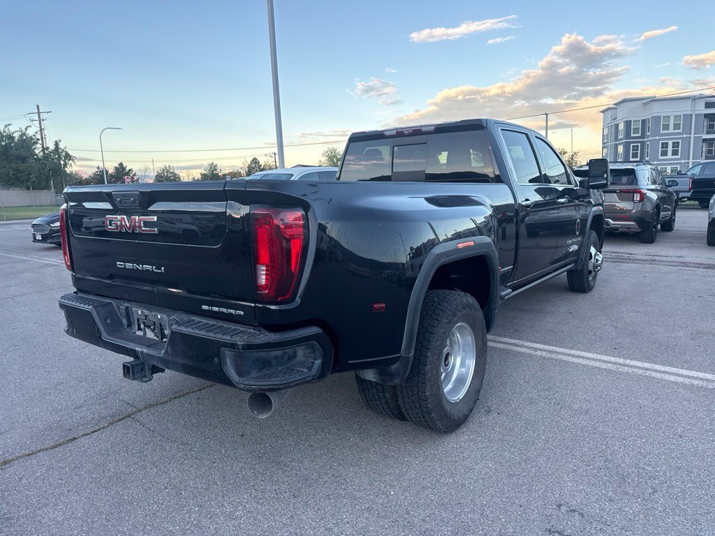 Used 2023 Onyx Black GMC Denali image 5