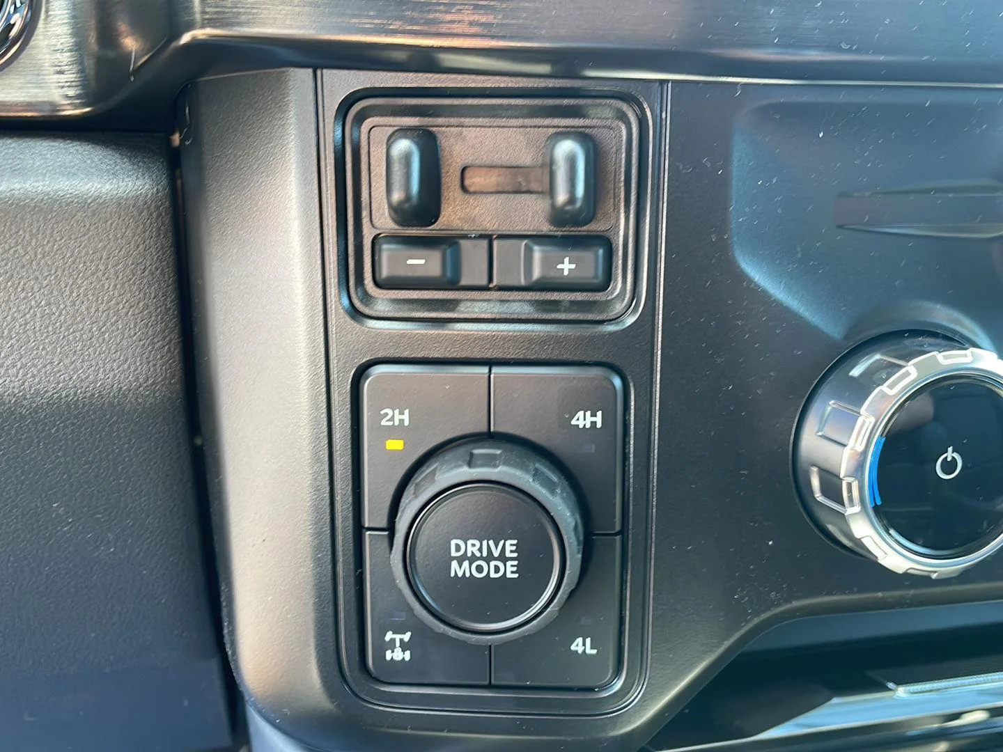 New 2026 Agate Black Metallic Ford LARIAT image 26