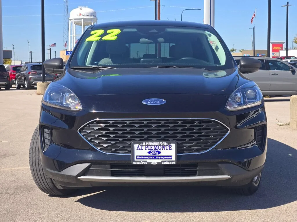 Certified 2022 Ford Escape SE with VIN 1FMCU0G63NUB81697 for sale in Melrose Park, IL