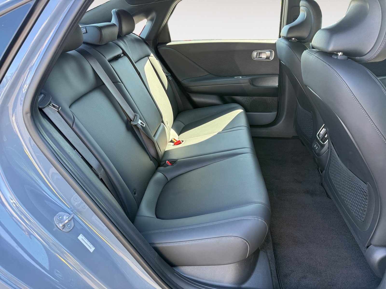 Certified Used 2025 Blue Hyundai SEL image 18