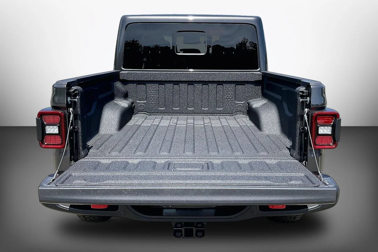 New 2026 Granite Crystal Metallic Clearcoat Jeep Rubicon X image 23