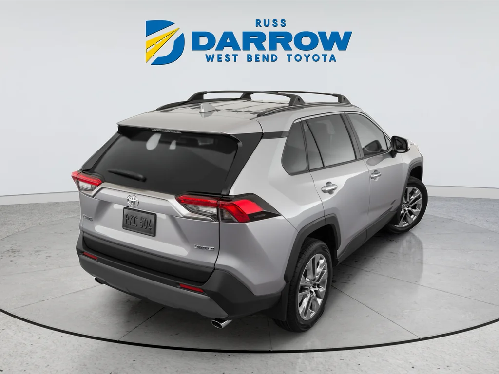 Used 2020 Silver Toyota XLE image 16