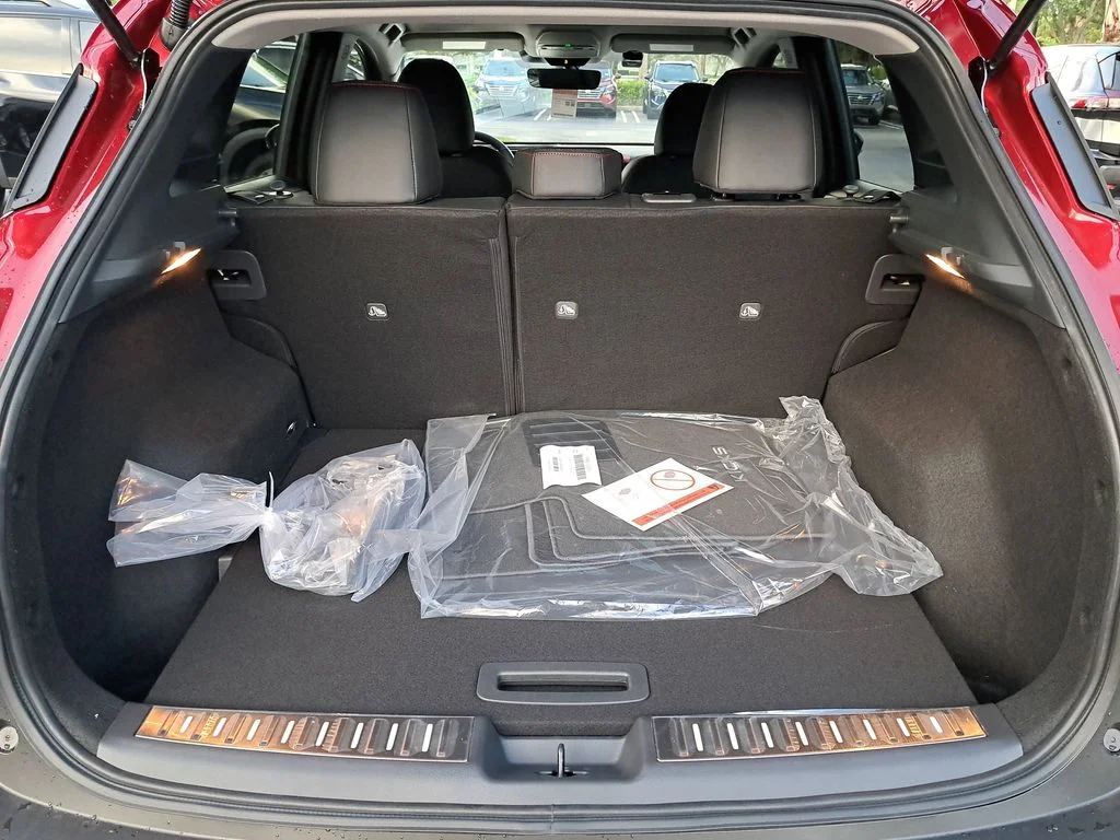 2026 Nissan KICKS SR - Photo 10